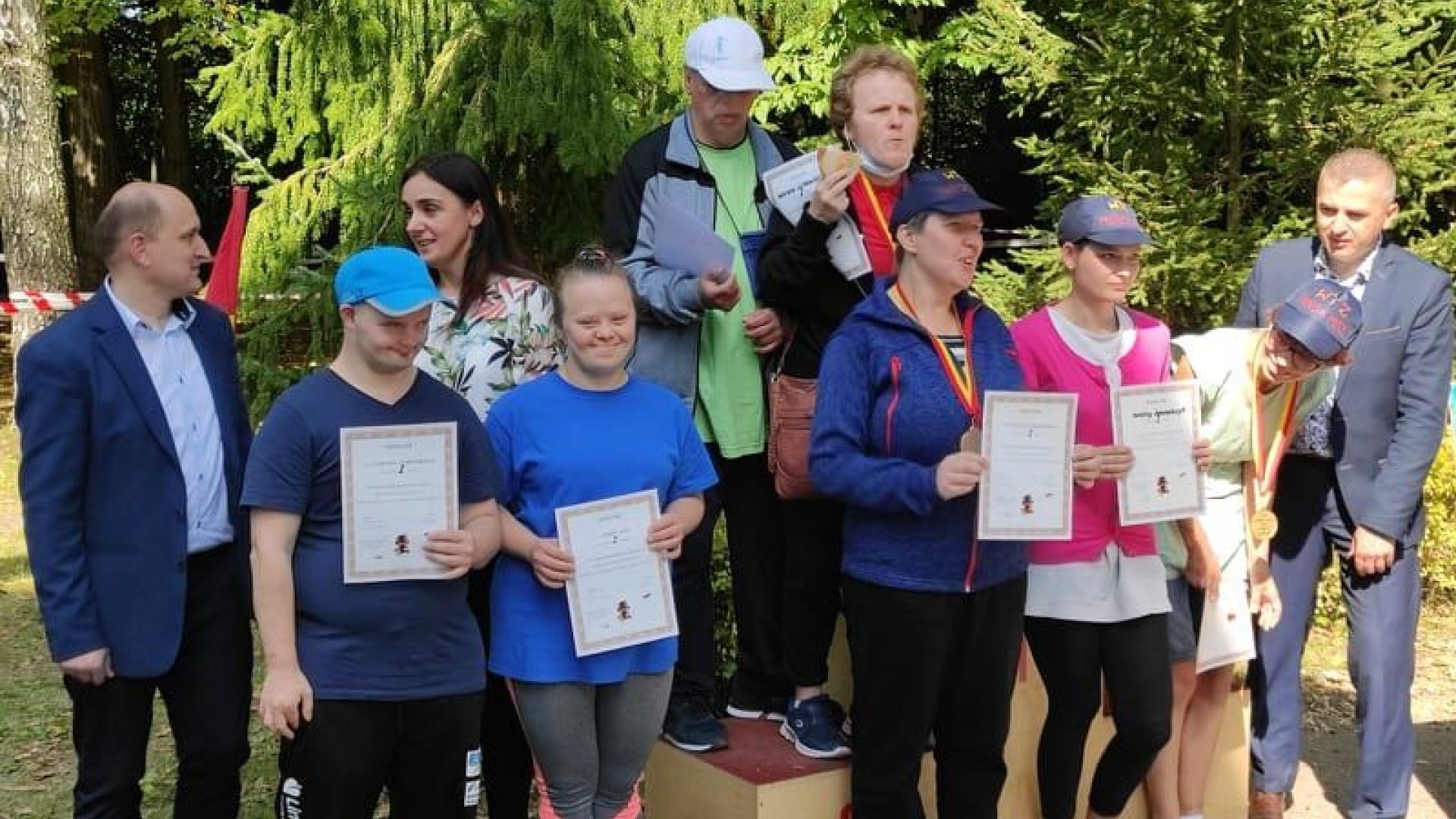 Marta Cz. i Dariusz Cz. z medalami za zajecie I miejsca w turnieju piłkarzyków stołowych