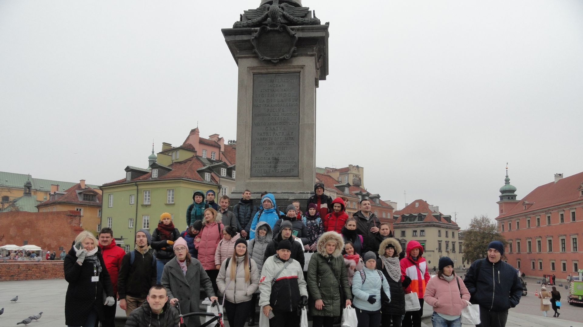 Uczestnicy pod Kolumną Zygmunta w Warszawie.