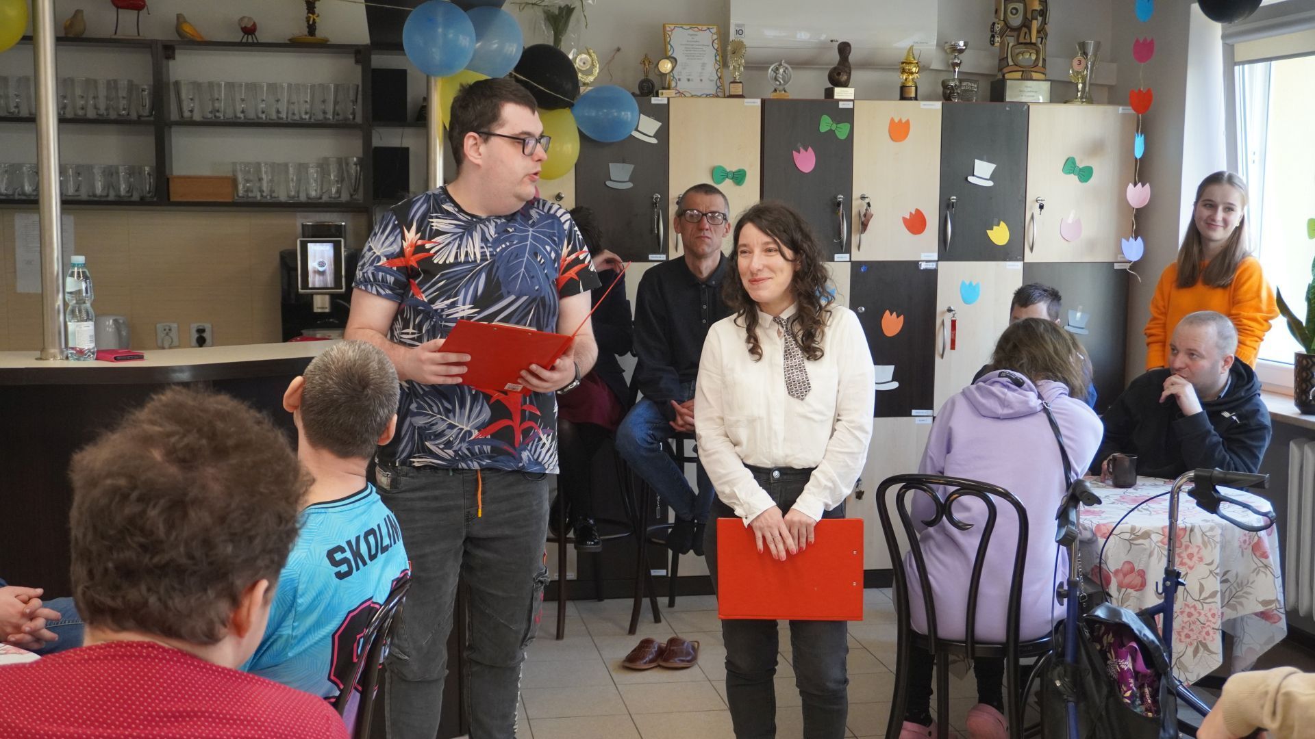 Galeria: Uczestnicy Justyna K. i Karol składają życzenia z okazji Dnia Kobiet i Mężczyzn.