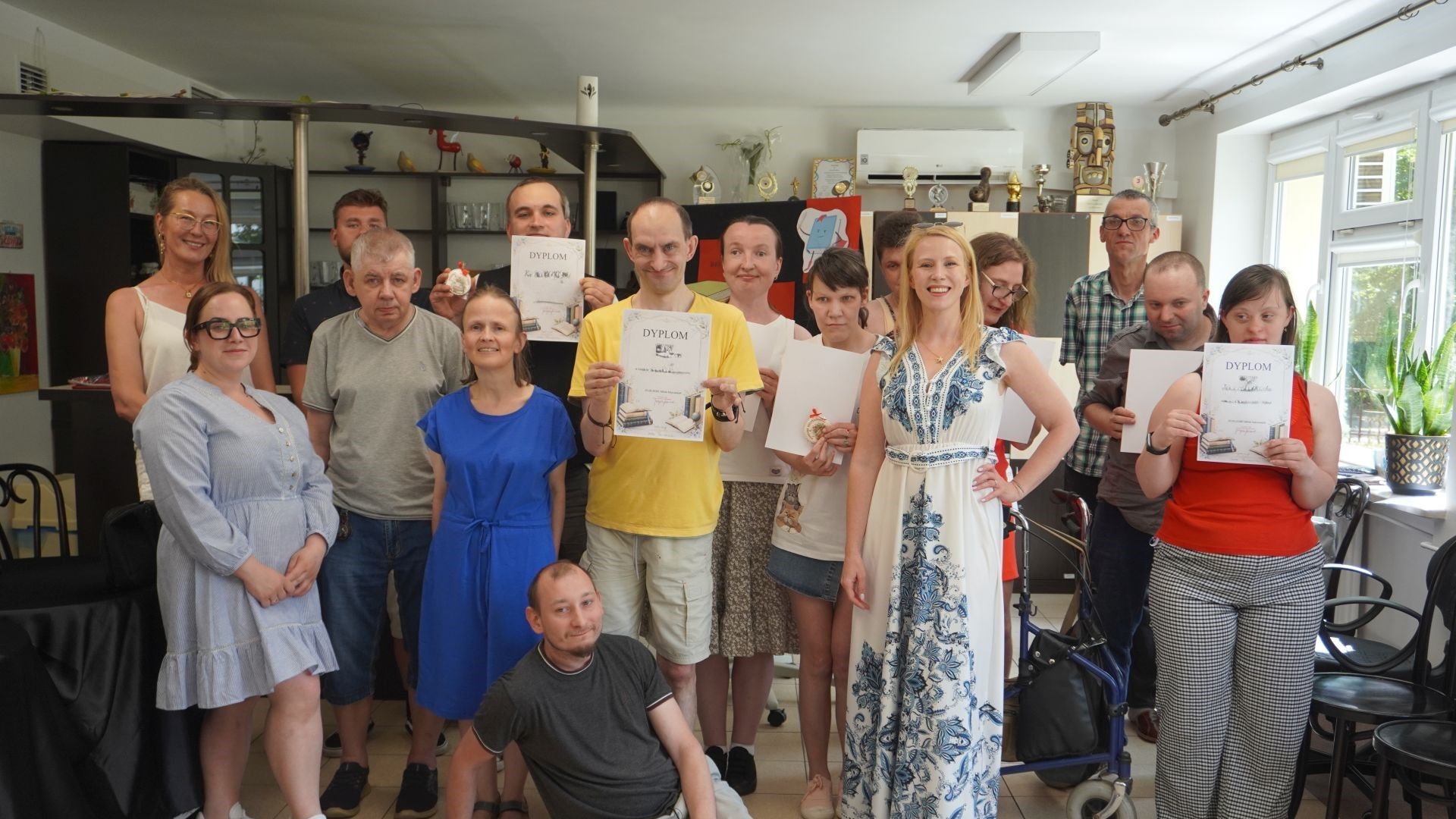 Zdjęcie grupowe wszystkich uczestników Konkursu Recytatorskiego.